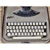 Image 2 : Vintage Cole Steele Typewriter