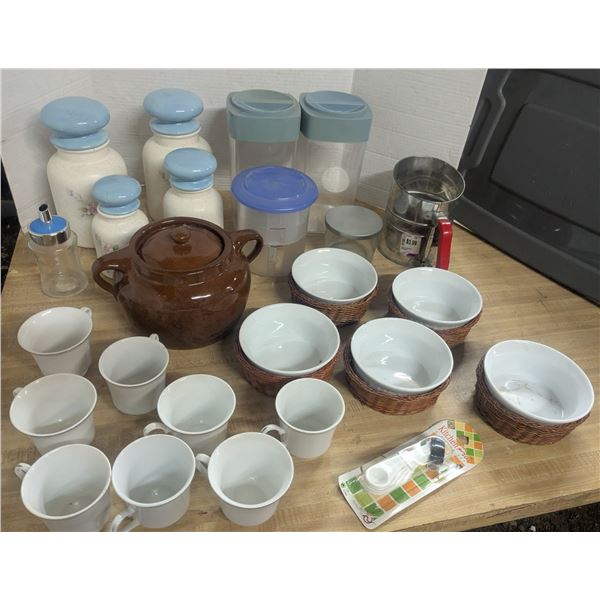 Kitchenware- storage jars, cups, etc. in 68L tote, no lid