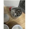 Image 5 : Kitchenware- storage jars, cups, etc. in 68L tote, no lid