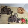Image 3 : Wall hanging home decor, plastic and wood