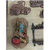 Image 4 : Wall hanging home decor, plastic and wood