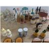 Image 4 : Salt and pepper shakers