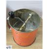 Image 4 : Vintage Orange Flour Shifterand Vintage Metal Flour Shifter