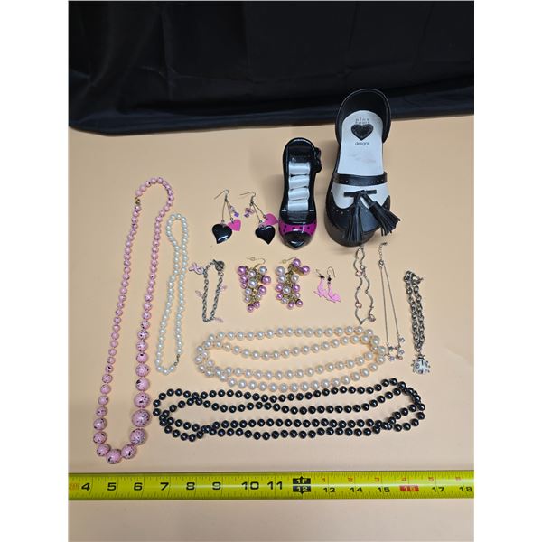 Pink & Black Beaded Jewelry Lot with Miniature Shoe Ring Holders