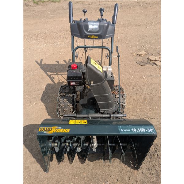 Yardworks 30" snow blower, 10.5hp Tecumseh, untested- good compression, self propelled