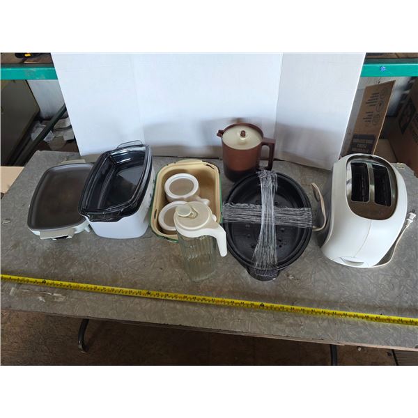 Lot of misc kitchenware
