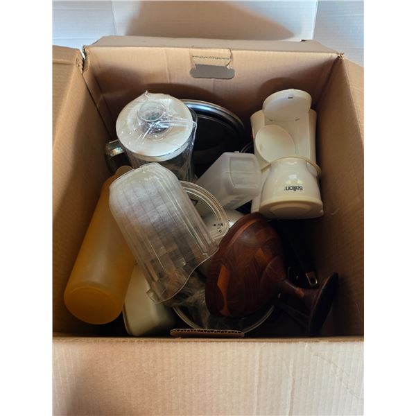Lot of misc kitchenware