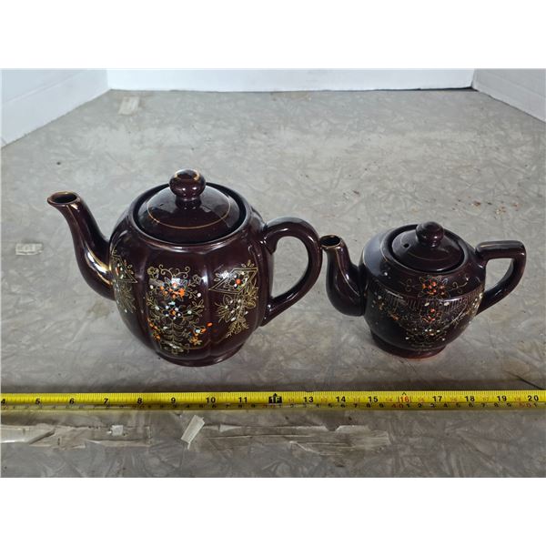 2 pottery teapots