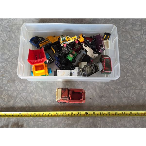 Lot of diecast cars and tin toy truck- made in japan