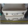 Image 2 : Vintage suitcases
