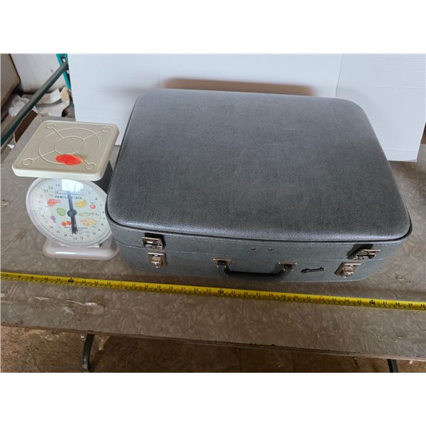Lot of misc items- pyrex dish and lid