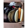 Image 1 : Box full of kitchenware
