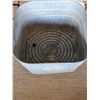 Image 2 : Galvanized wash tub- 20"W