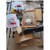 Image 1 : Lot of misc items- picture, décor