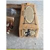Image 3 : Vintage diecast horse and wagon coin bank