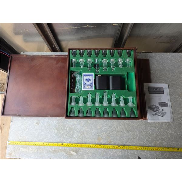 Wooden game chest with 6 games