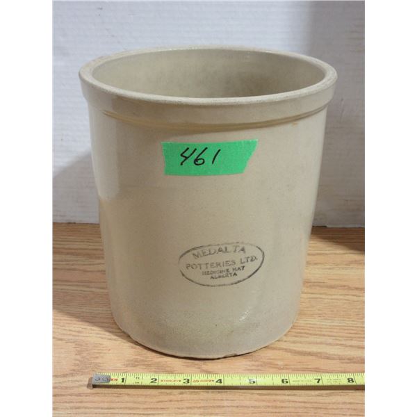 One Gallon Medalta Crock *No Cracks or Chips*