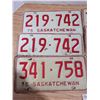 Image 2 : (3) Pairs 1975 License Plates Sask