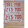 Image 3 : (3) Pairs 1975 License Plates Sask