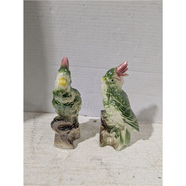 Porcelain/Ceramic Ornaments, birds, identical cockatoos