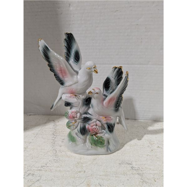 Porcelain/Ceramic Ornaments, lovebirds