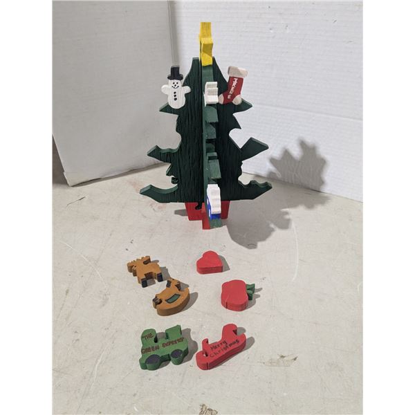 Wood Christmas tree puzzle
