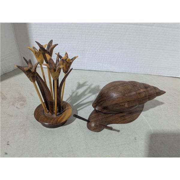 Wood Carvings, Snail and flowers