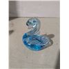 Image 3 : 3 glass swan sculpture