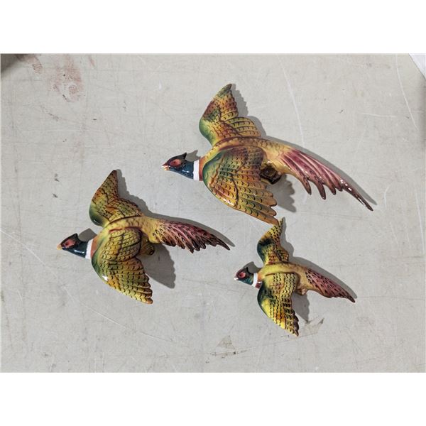 Porcelain/Ceramic ornaments, pheasant wall hangers