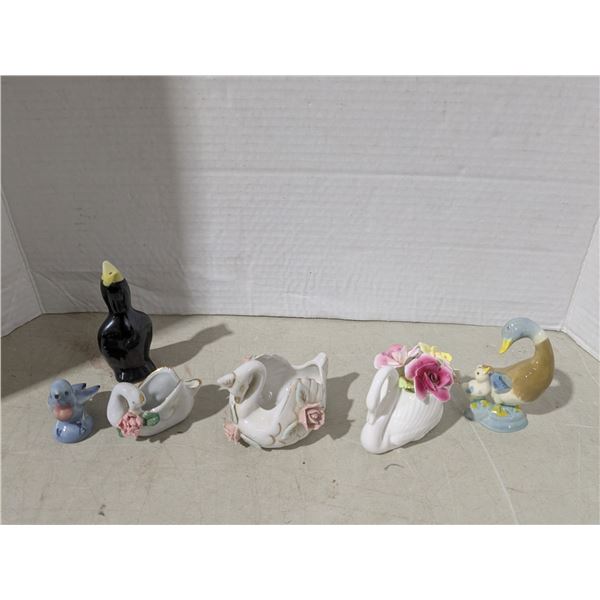 Porcelain/Ceramic ornaments, mixed birds