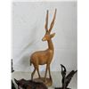 Image 3 : Carved wood décor, mixed