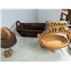 Image 2 : Wood décor, music box, basket, etc