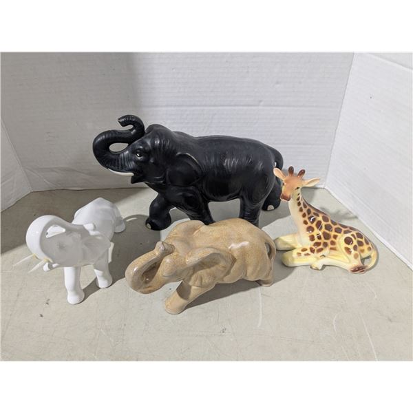 Porcelain/Ceramic elephants with giraffe