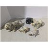Image 1 : Sculpted elephants and lion