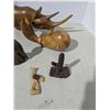 Image 2 : Carved wood décor, mixed animals