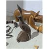 Image 4 : Carved wood décor, mixed animals