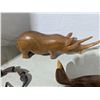 Image 5 : Carved wood décor, mixed animals