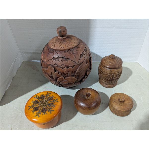 Wood containers with lids