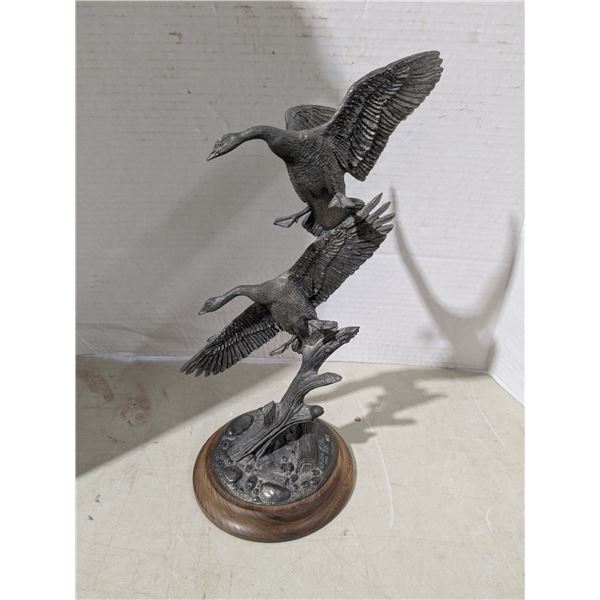 Vintage Metal "Ducks Unlimited" statue, 417/450