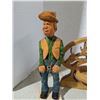 Image 3 : Carved wood décor, cowboys and basket