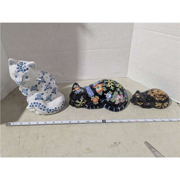 Porcelain/Ceramic cats, painted