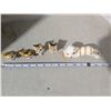 Image 4 : Porcelain/Ceramic cats, small striped