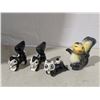 Image 1 : Porcelain/Ceramic skunks