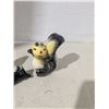 Image 2 : Porcelain/Ceramic skunks