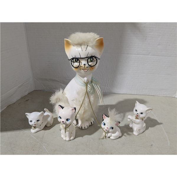 Porcelain/Ceramic cats, family