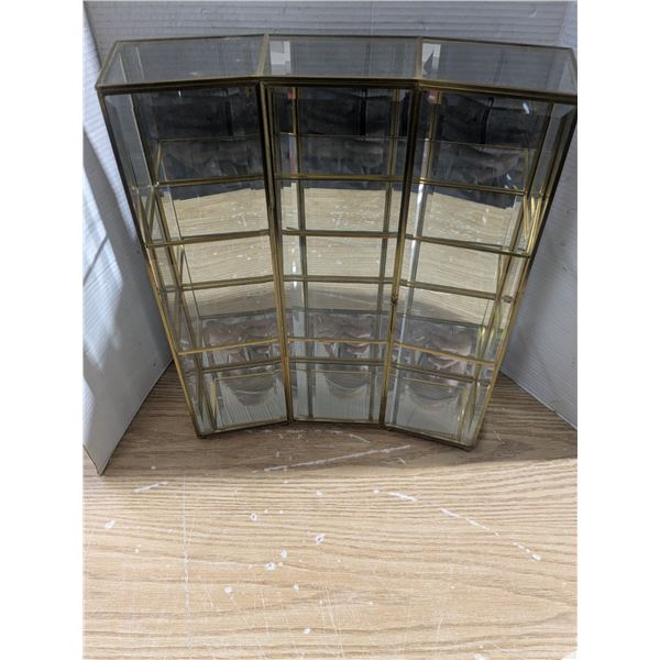 Glass display cabinet, two shelves, 17x6x18.5"