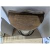 Image 3 : Mini curved glass china cabinet, 13x6.5x23"