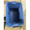 Image 2 : 2 Rubbermaid 68L totes with lids