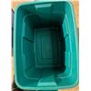 Image 3 : 2 Rubbermaid 68L totes with lids