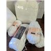 Image 2 : White yarn lot